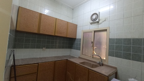 Gudaibiya, Apartments, Flats, Houses & Villas, BHD 160/year,  1 BR,  Semi-Furnished 1 Bedroom Flat Available In Gudaibiya