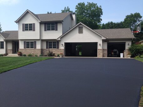 Toronto, Construction, Restore Your Driveway&rsquo;s Clean Finish With Professional Asphalt Sealing