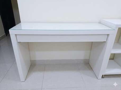 Jeddah, Furniture, SAR 200,  IKEA MALM Dressing Table / Desk With Glass Top