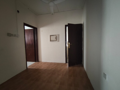 Gudaibiya, Apartments, Flats, Houses & Villas, BHD 140/month,  1 BR,  Gudaibiya:- Close To Aster Clinic.  Studio Unfurnished Flat On Rent.Bd 140