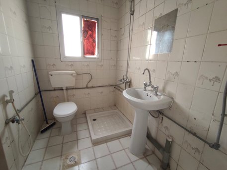 Gudaibiya, Apartments, Flats, Houses & Villas, BHD 140/month,  1 BR,  Gudaibiya:- Close To Aster Clinic.  Studio Unfurnished Flat On Rent.Bd 140