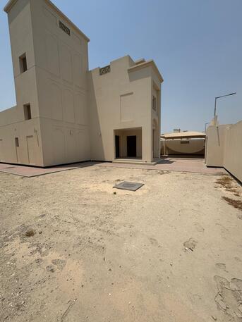 Riffa, Housing Exchanges, BHD 650/month,  4 BR,  800 Sq. Meter,  For Rent: A Large And Elegant Villa In Riffa, Al-Hunainiya, The New Area. Close To The Cou