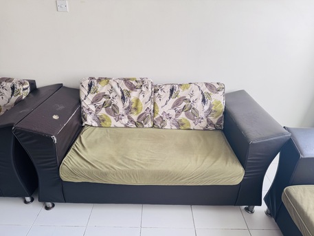 Al Sulaymaniyyah, Furniture, SAR 300,  9 Seater Sofa Set With Center Table And TV Table For Sale