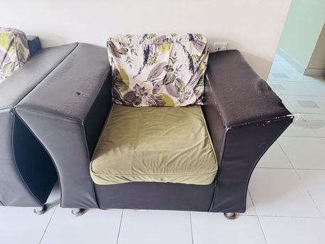 Al Sulaymaniyyah, Furniture, SAR 300,  9 Seater Sofa Set With Center Table And TV Table For Sale