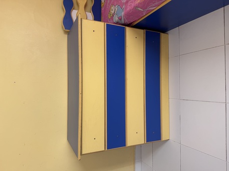 Al Sulaymaniyyah, Furniture, SAR 200,  Kids Single Bed With Table And 2 Door Wall Mounted Book Shelf