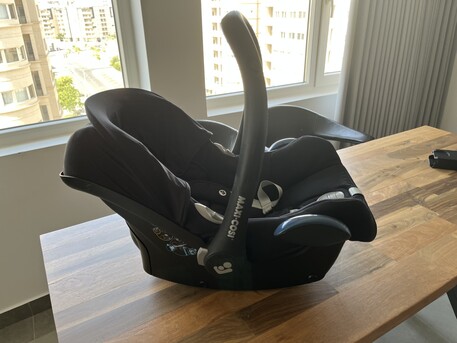 Jeddah, Baby & Kid Stuff, SAR 400,  Maxi-Cosi CabrioFix Car Seat With Stroller Adapters
