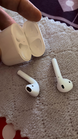 Riyadh, Mobile Phones, SAR 300,  Apple Airpods 2nd Gen With Charging Case