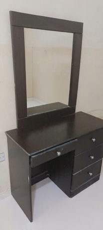 Jeddah, Furniture, SAR 60,  Elegant Brown Black Vanity Dressing Table