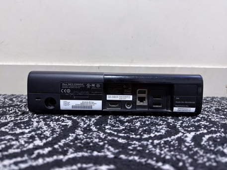 Yanbu, Video Games, SAR 400,  Xbox 360 E + 2 Controllers With Battery & Charger + Kinect Sensor + 6 Games