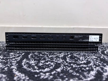 Yanbu, Video Games, SAR 600,  Xbox One X 1 Tb With 1 Controller And 17 Games
