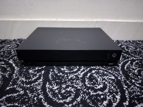 Yanbu, Video Games, SAR 600,  Xbox One X 1 Tb With 1 Controller And 17 Games