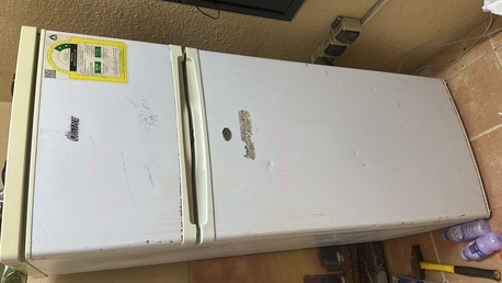 Jeddah, Household Items, Three Door Almara,two Single Cot,fridge