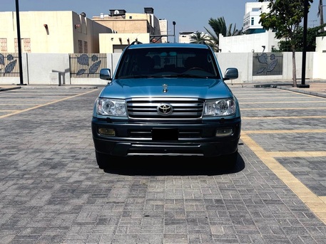 Riffa, Vehicles, Cars & Trucks , BHD 3400,  TOYOTA LANDCRUISER,  2006,  Automatic,  283000 KM,  GXR V6 LIMITED