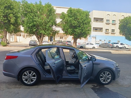 Jeddah, Vehicles, Cars & Trucks , SAR 26000,  Kia Optima,  2012,  Automatic,  241563 KM,    Mid Option With Sunroof &ndash; Grey &ndash; Excellent Condition &ndash; SAR 26,000