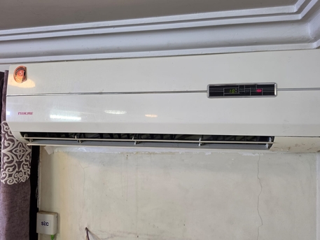Al Malaz, Air Conditioners, SAR 2000,  2 Split AC For Sale In Working Condition GREE & NIKAI 1.5ton Each