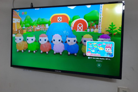 Jeddah, Electronics, SAR 625,  43 Inch LED TV For Sale With Wall Bracket