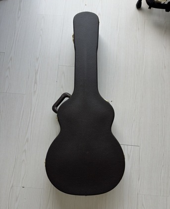 Manama, Musical Instruments, BHD 1500,  Taylor Acoustic Guitar 2019