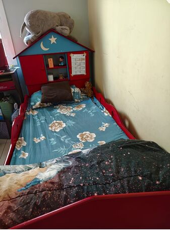 Jubail, Furniture, SAR 250,  Kids Bed And Wardrobe For Sell