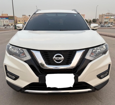 Riyadh, Vehicles, Cars & Trucks , SAR 57000,  Nissan X-Trail,  2020,  Automatic,  142492 KM,   SUV  2.5L Petrol