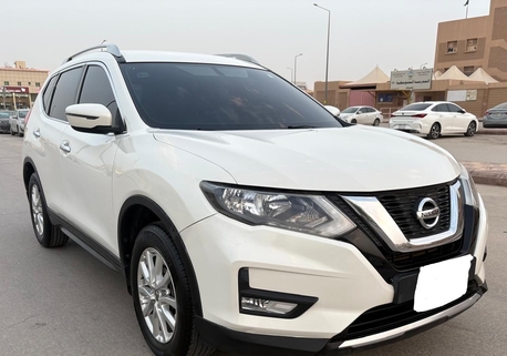 Riyadh, Vehicles, Cars & Trucks , SAR 57000,  Nissan X-Trail,  2020,  Automatic,  142492 KM,   SUV  2.5L Petrol