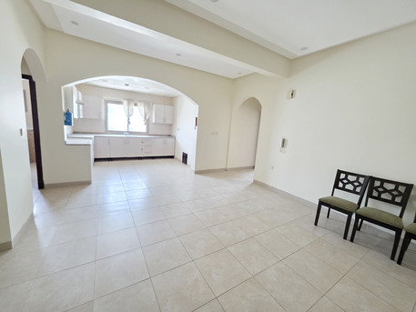Juffair, Apartments, Flats, Houses & Villas, BHD 230/month,  2 BR,  Amazing Deal | Spacious 2 Bhk | Beautiful Furniture | Family Building | In Juffair