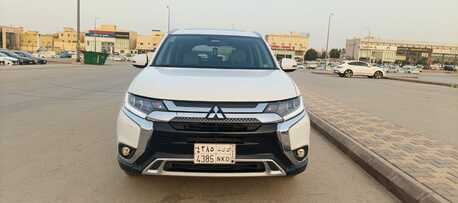 Riyadh, Vehicles, Cars & Trucks , SAR 43000,  Mitsubishi Outlander,  2019,  Automatic,  234000 KM,  , ,  , 234,000 Km, Full Option 4&times;4 V6