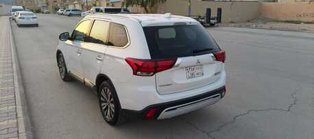 Riyadh, Vehicles, Cars & Trucks , SAR 43000,  Mitsubishi Outlander,  2019,  Automatic,  234000 KM,  , ,  , 234,000 Km, Full Option 4&times;4 V6