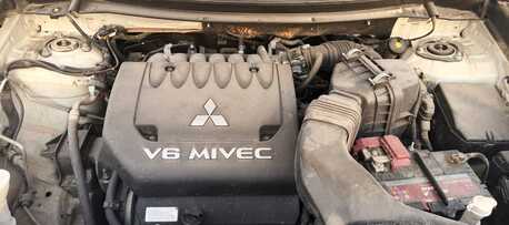 Riyadh, Vehicles, Cars & Trucks , SAR 43000,  Mitsubishi Outlander,  2019,  Automatic,  234000 KM,  , ,  , 234,000 Km, Full Option 4&times;4 V6