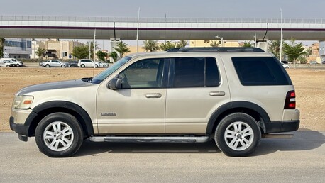 Riyadh, Vehicles, Cars & Trucks , SAR 19500,  Ford Explorer,  2007,  Automatic,  430000 KM,   GOLDEN  FOR SALE