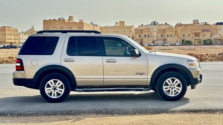 Riyadh, Vehicles, Cars & Trucks , SAR 19500,  Ford Explorer,  2007,  Automatic,  430000 KM,   GOLDEN  FOR SALE