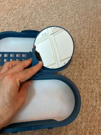 Manama, Health & Beauty Items, BHD 1,  Handy Make-up Kit For Sale