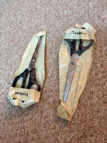 Manama, Household Items, BHD 1,  Scissors (2 Pieces) For Sale