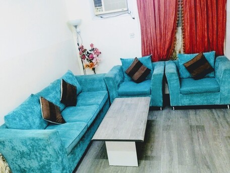 Riyadh, Furniture, SAR 250,  HomeBox Sofa Set With Table