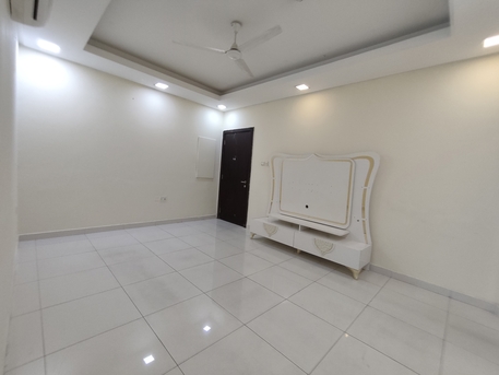 Hoora, Apartments, Flats, Houses & Villas, BHD 180/year,  2 BR,  Hoora:- 2Bhk Commercial Flat/Office On Rent..