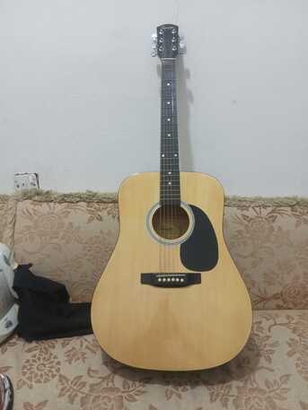 Riyadh, Musical Instruments, SAR 600,  Guitar Squire SA 105
