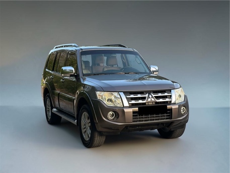 Manama, Vehicles, Cars & Trucks , BHD 100,  Mitsubishi Pajero,  2013,  Automatic,  292000 KM,    MODEL WELL-MAINTAINED  4X4 CAR
