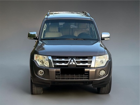 Manama, Vehicles, Cars & Trucks , BHD 100,  Mitsubishi Pajero,  2013,  Automatic,  292000 KM,    MODEL WELL-MAINTAINED  4X4 CAR