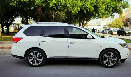 Al Malaz, Vehicles, Cars & Trucks , SAR 32000,  Nissan Pathfinder,  2014,  Automatic,  321777 KM,    For Sale