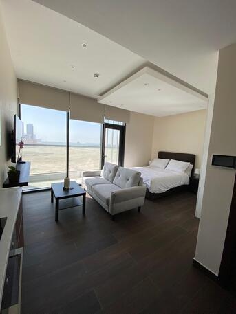 Juffair, Housing Exchanges, BHD 270/month,  Studio,  50 Sq. Meter,  For Rent A Luxurious New Studio Apartment In Juffair, Overlooking The Sea, With A Balcony,