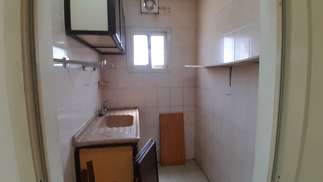 Manama, Apartments, Flats, Houses & Villas, BHD 100/month,  1 BR,  Ras Ruman:- Close To Almoayyed Parking.  Studio Unfurnished Flat On Rent.Bd 100/- With EWA