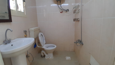 Manama, Apartments, Flats, Houses & Villas, BHD 100/month,  1 BR,  Ras Ruman:- Close To Almoayyed Parking.  Studio Unfurnished Flat On Rent.Bd 100/- With EWA