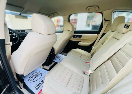 Ras Rumman, Vehicles, Cars & Trucks , BHD 6799,  Honda CR-V,  2017,  Automatic,  77800 KM,  Honda CRV -  - Zero Accident - Single Owner - Agent Maintained