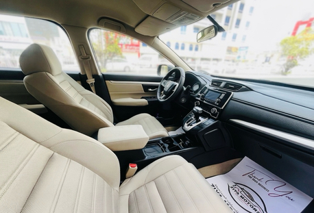 Ras Rumman, Vehicles, Cars & Trucks , BHD 6799,  Honda CR-V,  2017,  Automatic,  77800 KM,  Honda CRV -  - Zero Accident - Single Owner - Agent Maintained