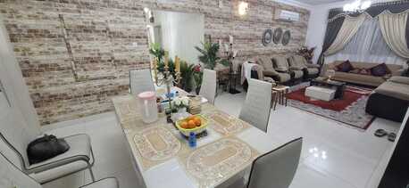 Manama, Furniture, BHD 95,  Dining Table For Sale