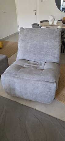 Al Sulaymaniyyah, Furniture, SAR 400,  Recliner (Very Good Condition)
