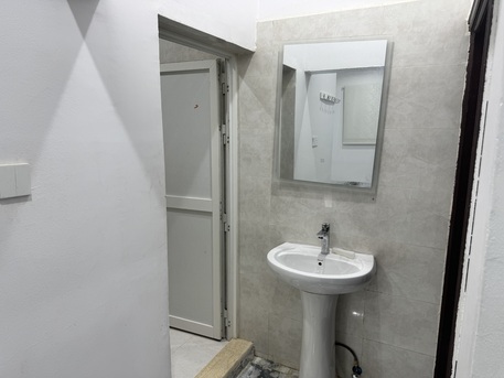 Riyadh, Villas, SAR 1250,  Clean Room With Attached Washroom Available For Family
