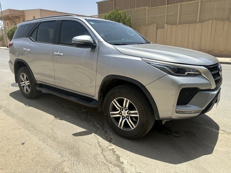 Riyadh, Vehicles, Cars & Trucks , SAR 97000,  Toyota Fortuner,  2023,  Automatic,  101604 KM,