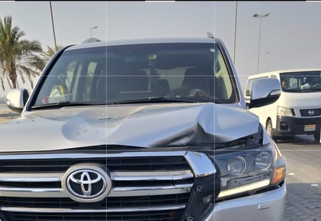 Manama, Vehicles, Cars & Trucks , BHD 55,  Toyota Land Cruiser,  2019,  Automatic,  ,  Damaged Hood For Sale