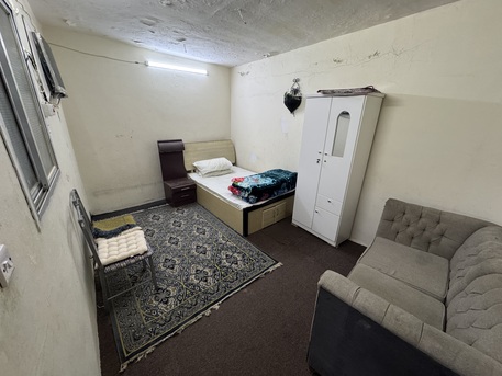Manfouha, Rooms for Rent, SAR 1000/month,  Furnished,  Furnished Room Available For Bachelor, Front Of Manfouha Metro Station (Blue Line).