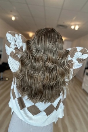 Toronto, Beautician, Aura Hair Studio